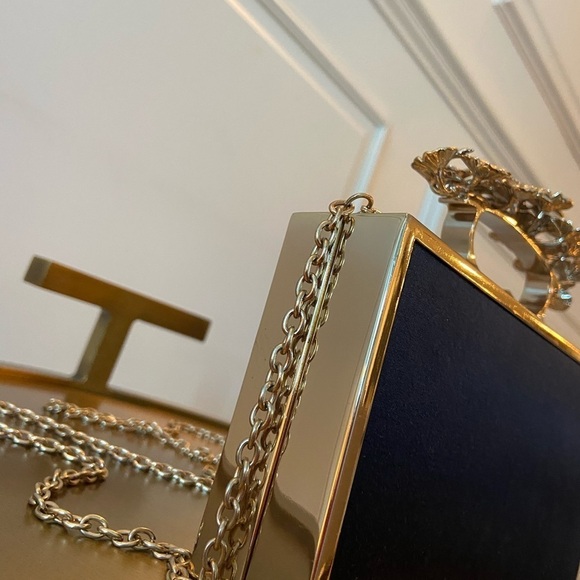 BCBG PURSE — WELL CONDITION $53 - Picture 3 of 8